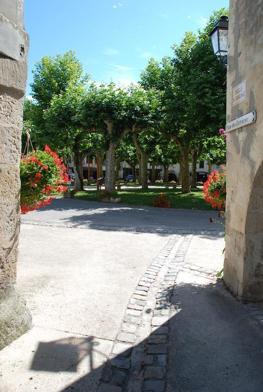 La Maison Des Cornieres Fourcès Zewnętrze zdjęcie